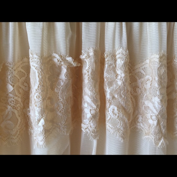 Roses and lace Ya La dress - Picture 5 of 7